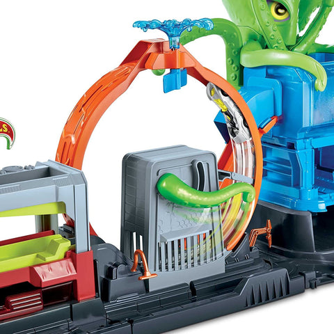 Hot Wheels Ultimate Octo Car Wash Playset with Colour Reveal Car | Damaged Packaging