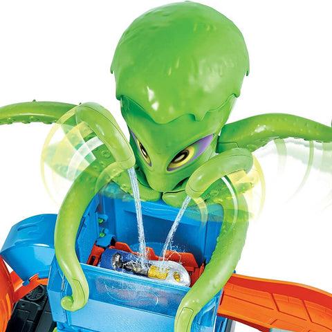 Hot Wheels Ultimate Octo Car Wash Playset with Colour Reveal Car | Damaged Packaging