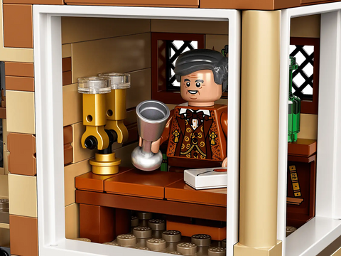 LEGO 75969 Harry Potter Hogwarts Astronomy Tower | Damaged Packaging