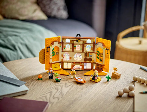 LEGO 6412 Harry Potter Hufflepuff House Banner | Damaged Packaging