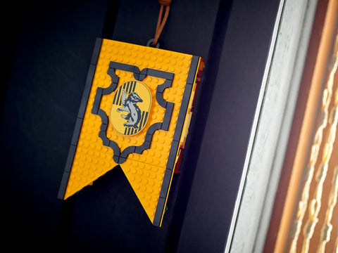 LEGO 6412 Harry Potter Hufflepuff House Banner | Damaged Packaging
