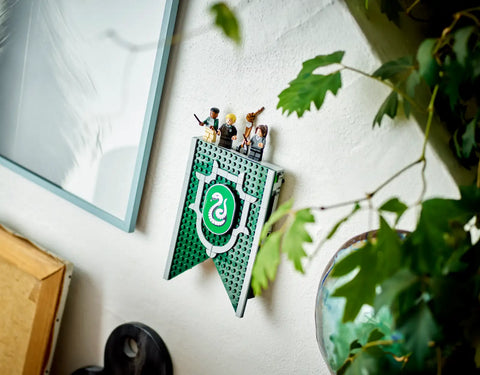 LEGO 76410 Harry Potter Slytherin House Banner Set